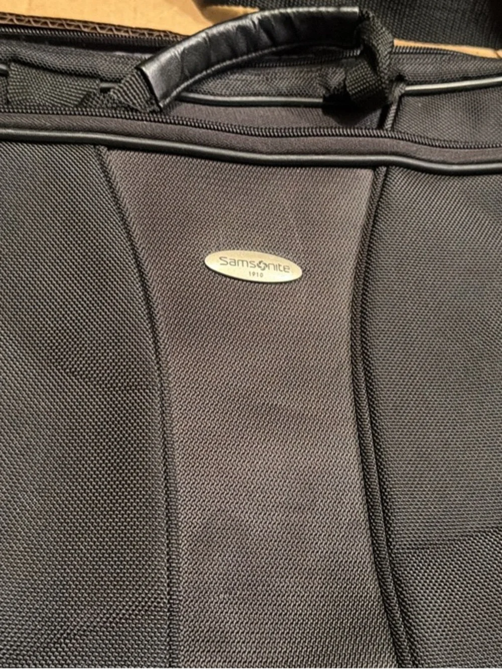 Samsonite Black Laptop Briefcase with Shoulder Strap
